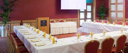 The Bonnington & Leisure Centre 3*