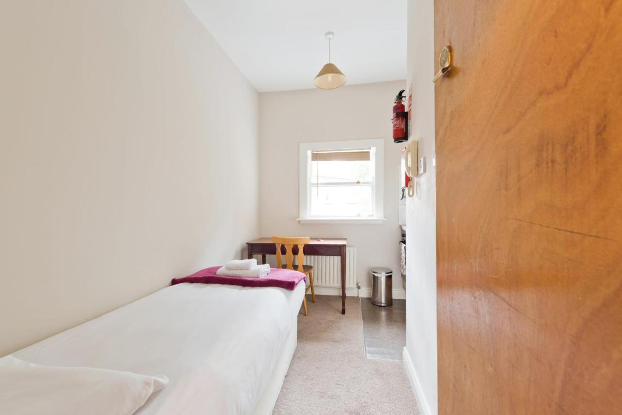 4 Small Bedsit 10 Minutes Walk To City Groy61 Apartment