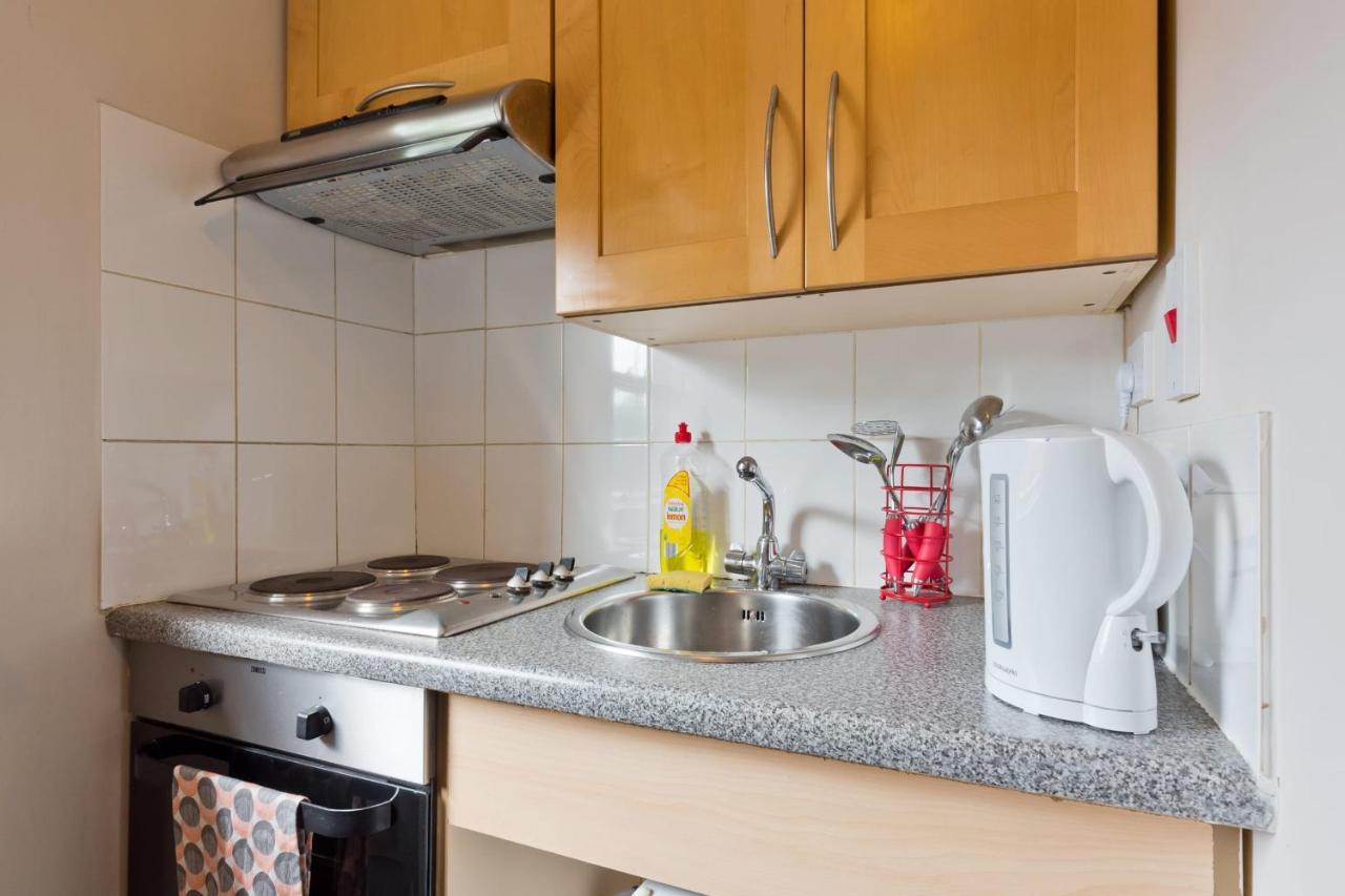 4 Small Bedsit 10 Minutes Walk To City Groy61 Dublin