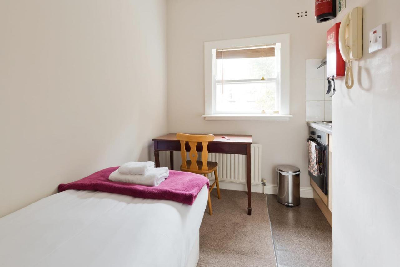 4 Small Bedsit 10 Minutes Walk To City Groy61 Dublin