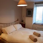 Luxury Ballsbridge Apartment Beside Rds