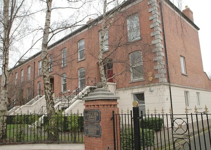 Luxury Ballsbridge Apartment Beside Rds