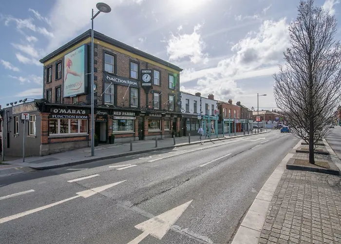 The Red Parrot Townhouse
