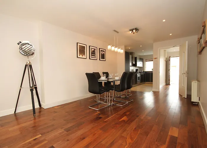 Grand Canal Quay - 3 Bedroom Apartment