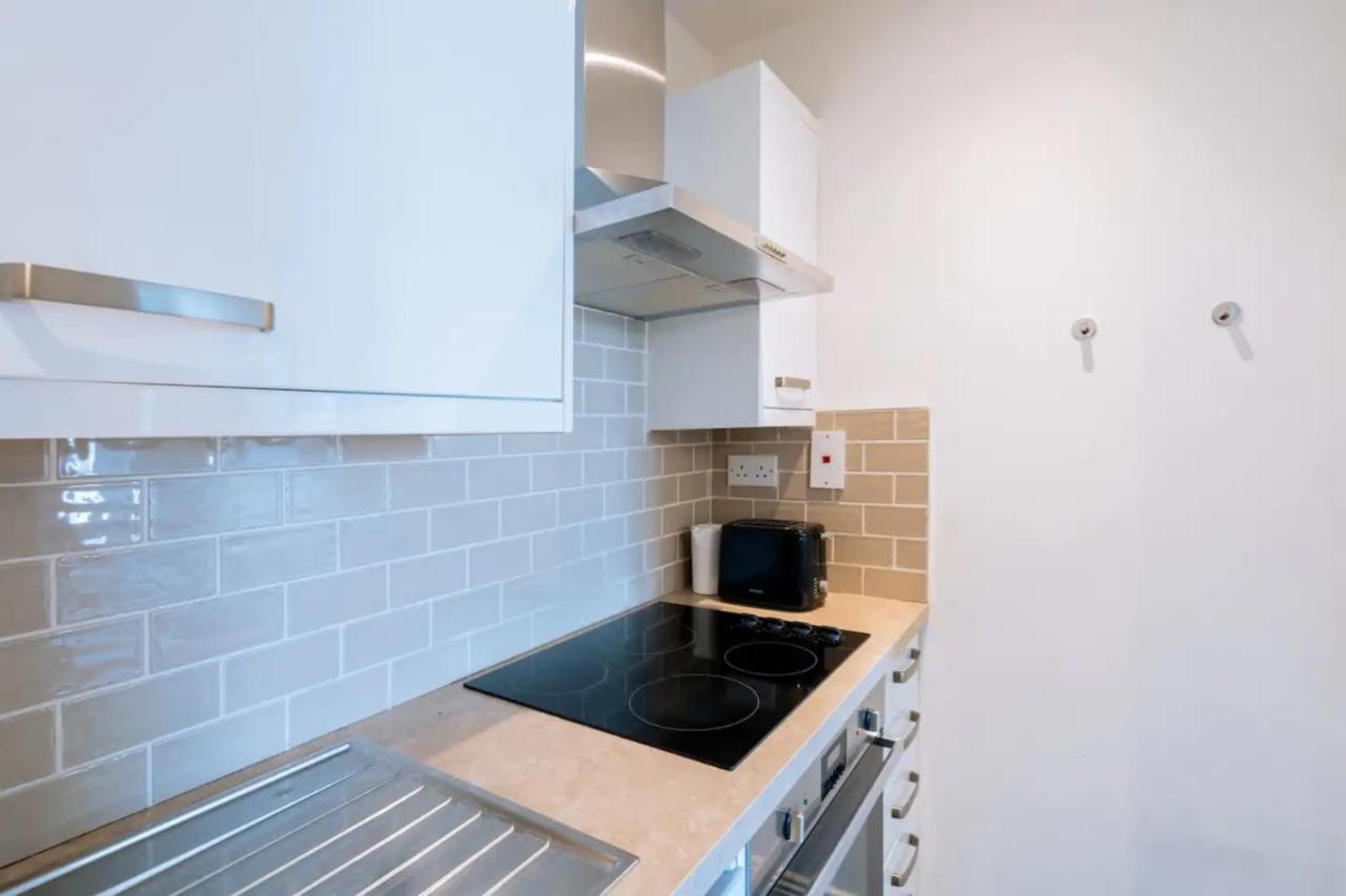 Homely 1 Bedroom In Centre With River View Apartment