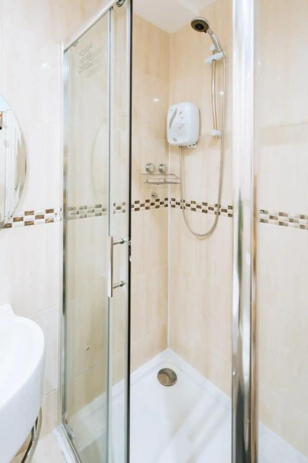 Homely 1 Bedroom In Centre With River View Apartment