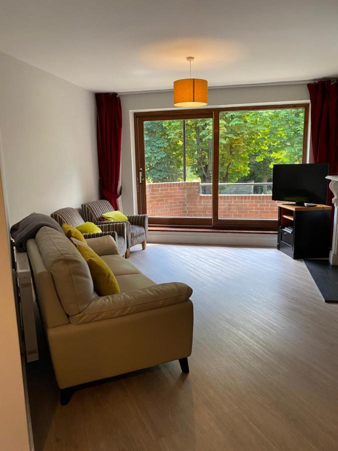 Apartment Ailesbury Oaks *