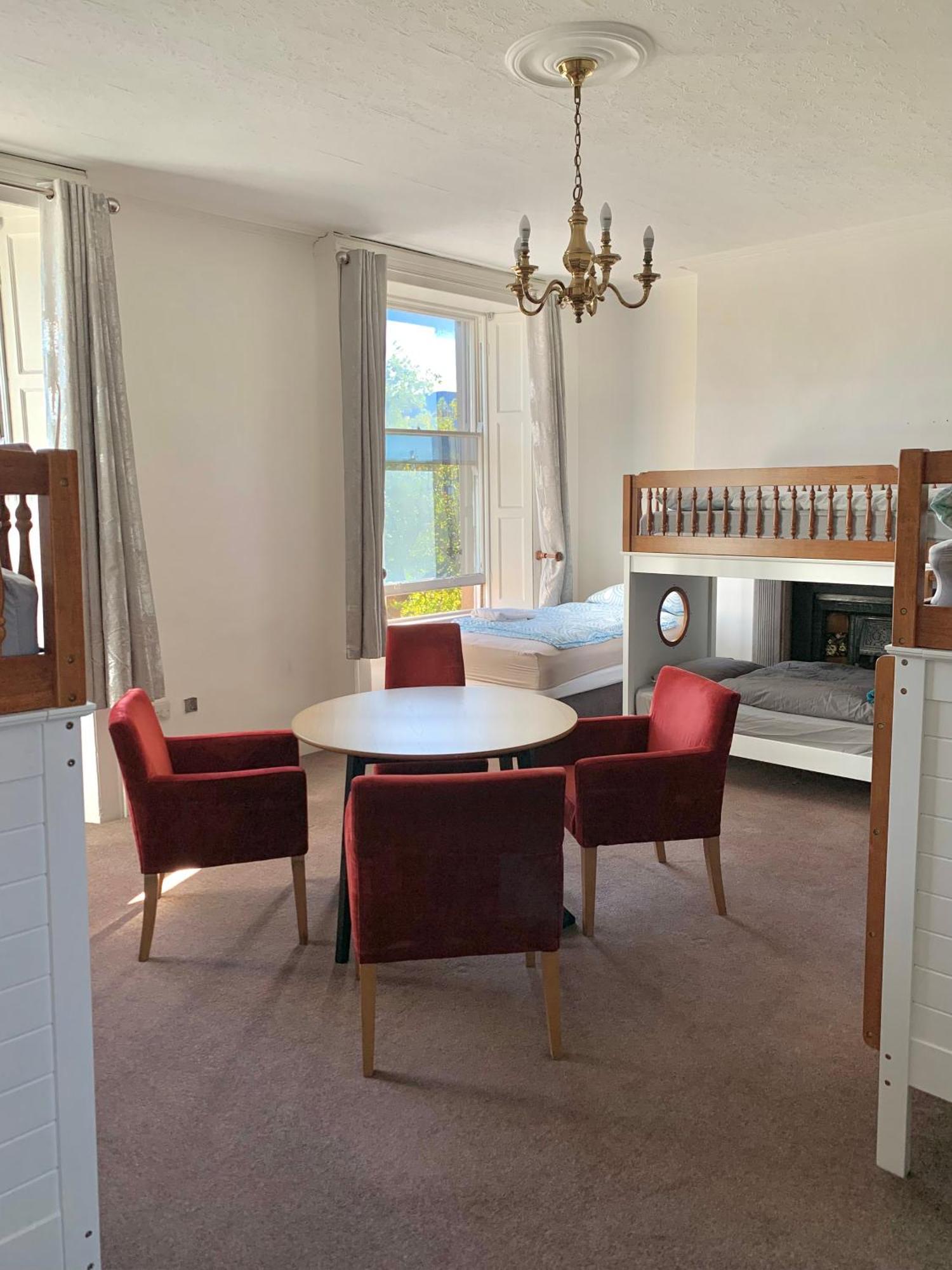 Eden Quay Private Inn *