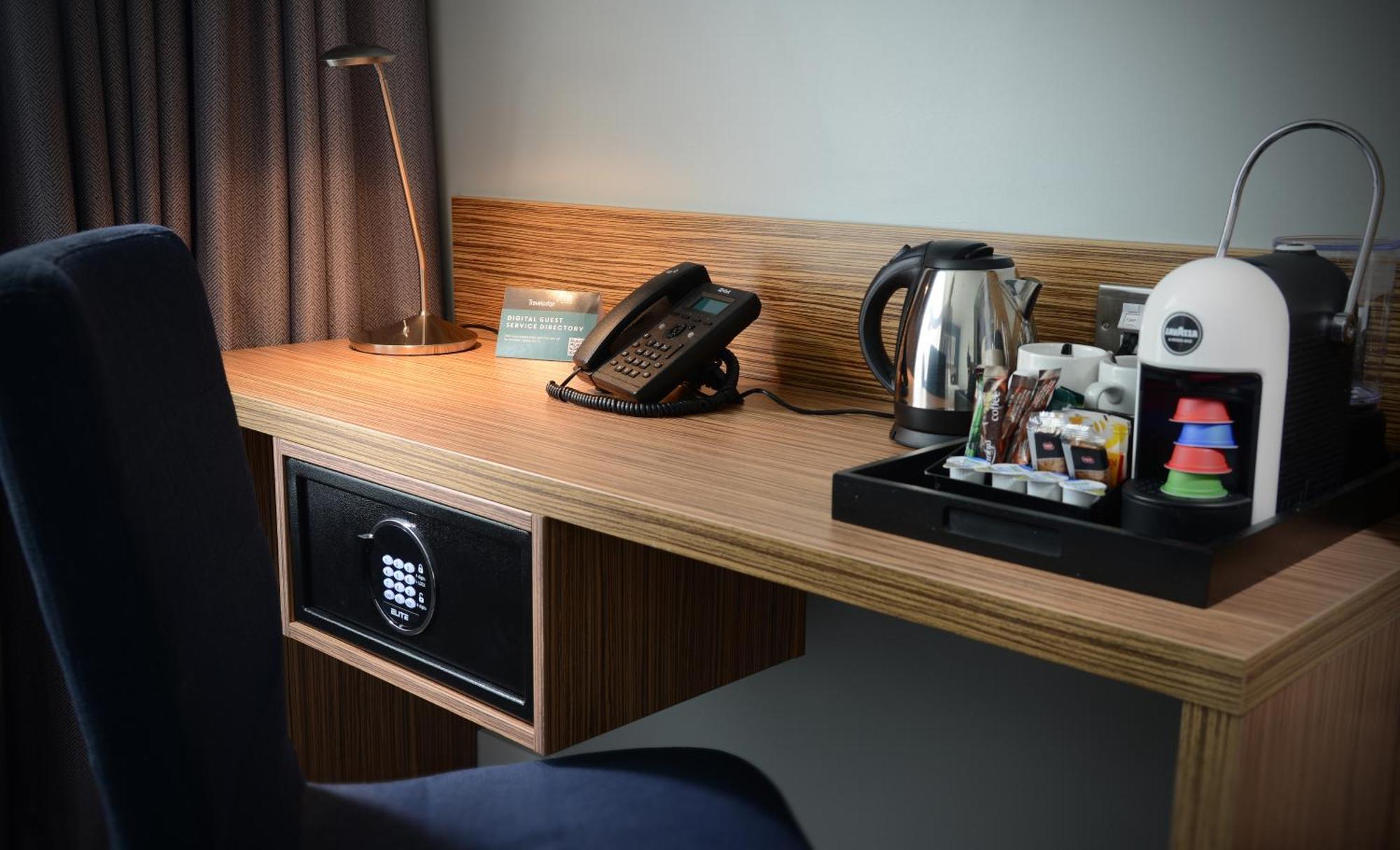 Travelodge Centre 3*