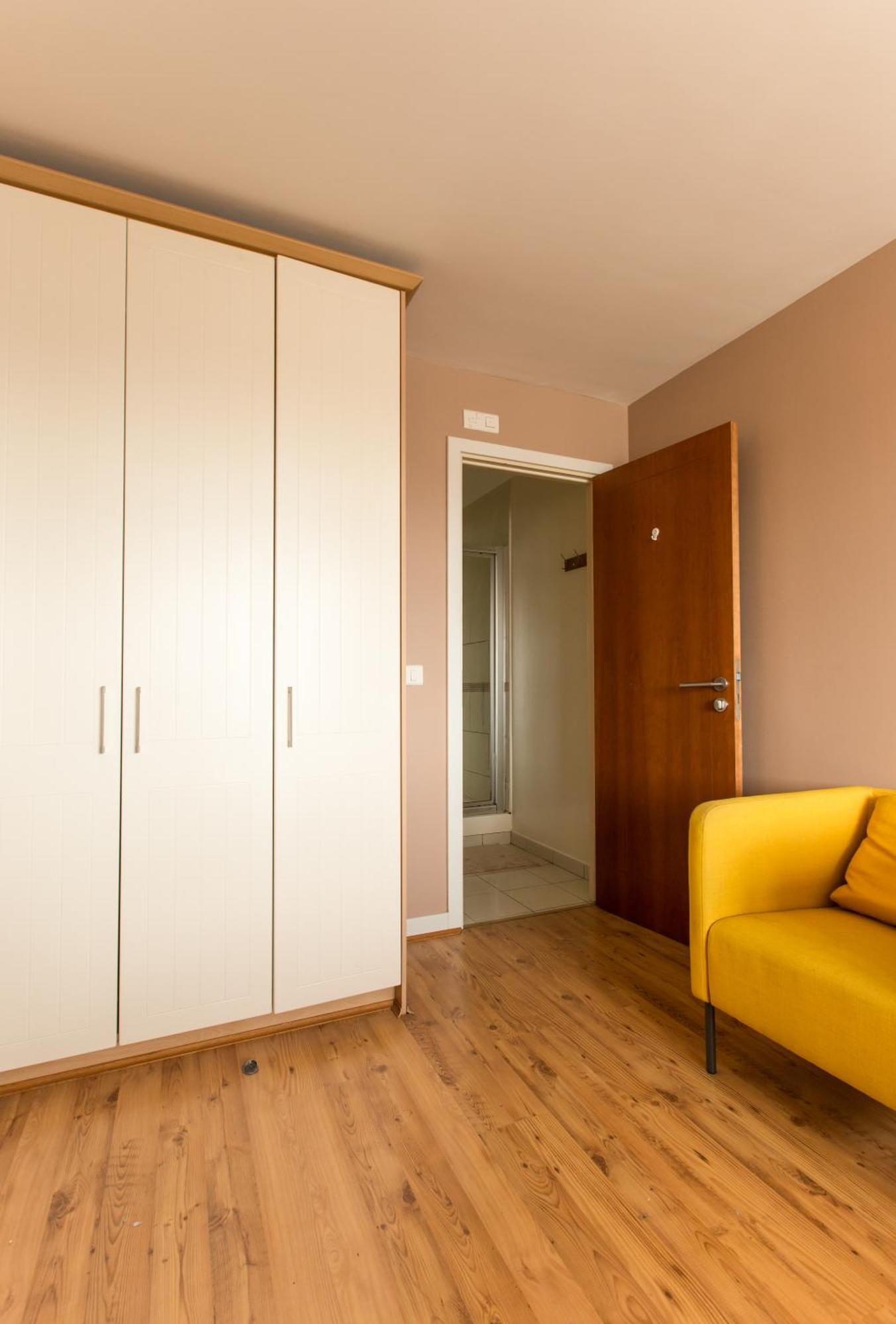 Stylish At Aviva Apartment