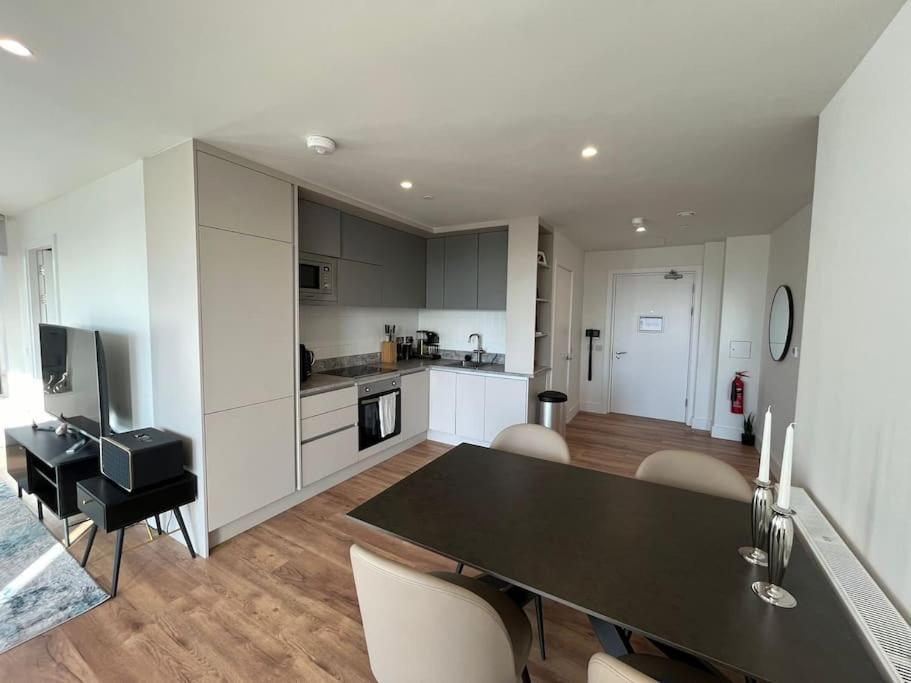 Lovely 2 Bedroom 8 * Dublin