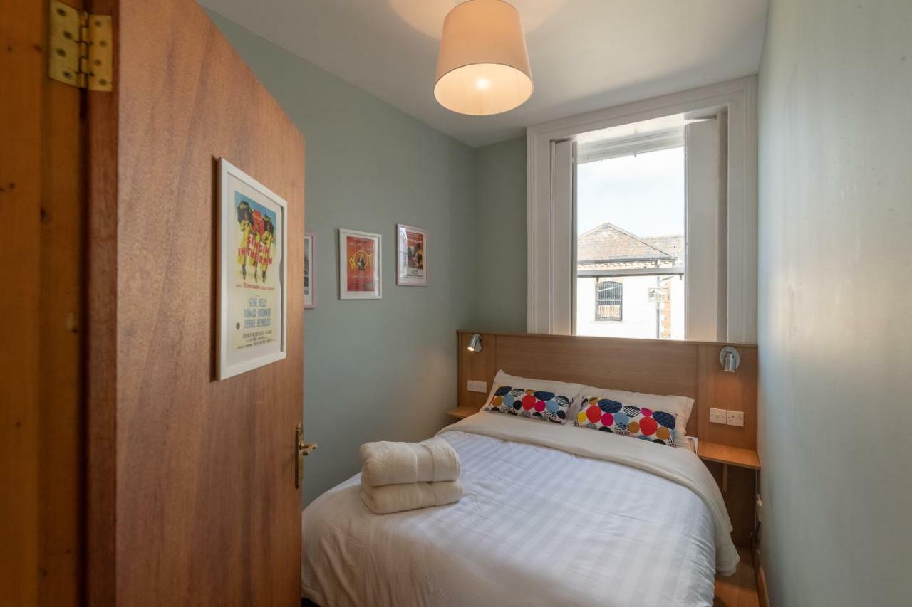 The Red Parrot Townhouse * Dublin