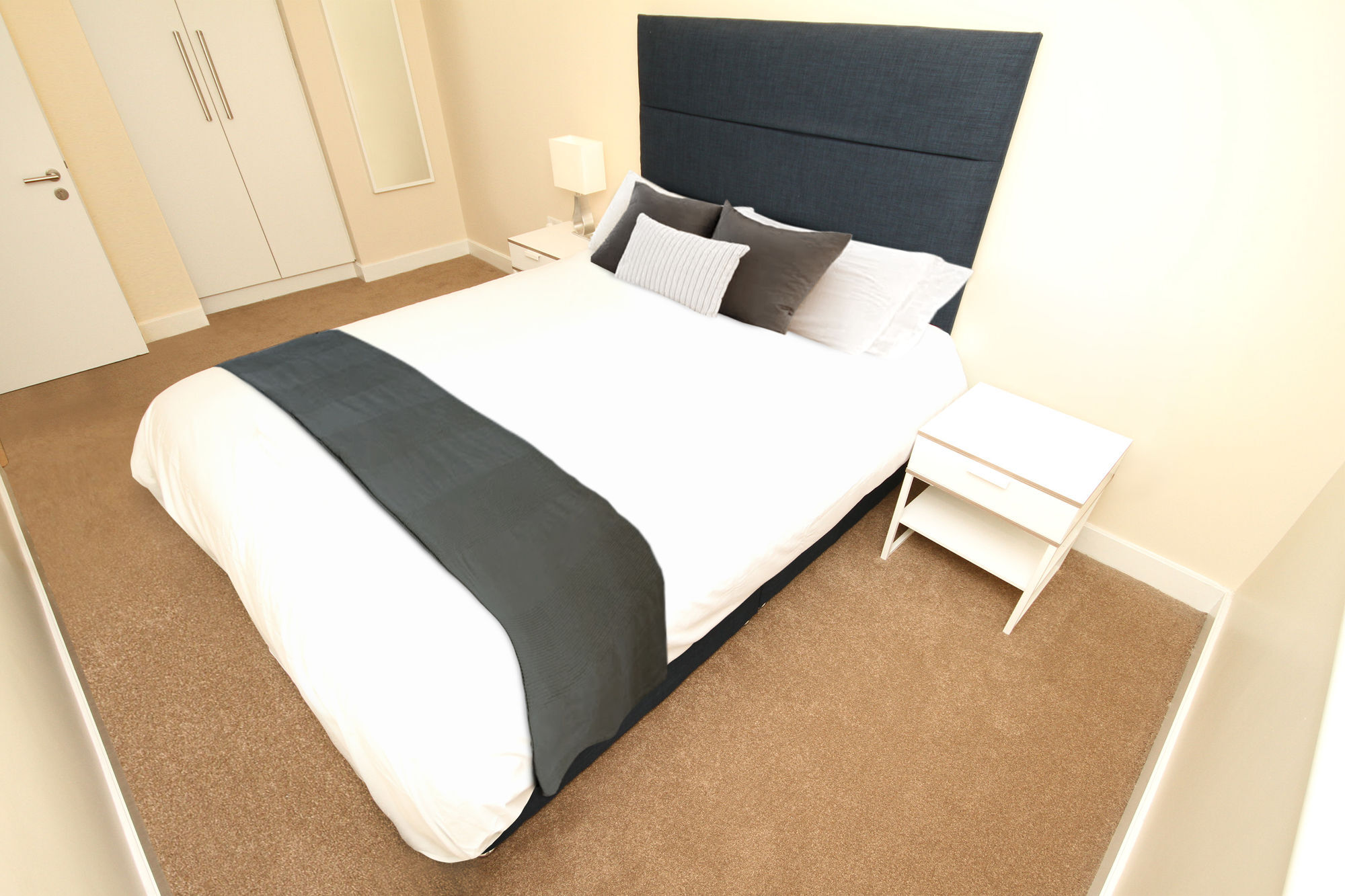 Apartment Grand Canal Quay - 3 Bedroom *