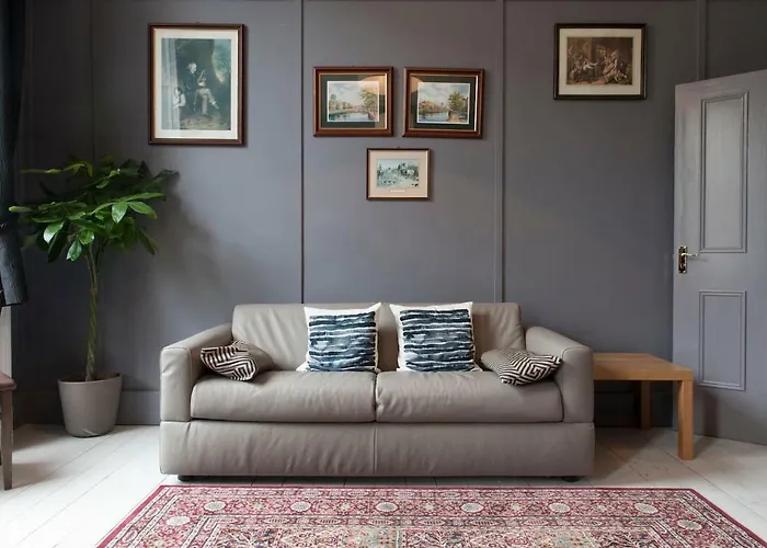 Georgian Grand Apartment