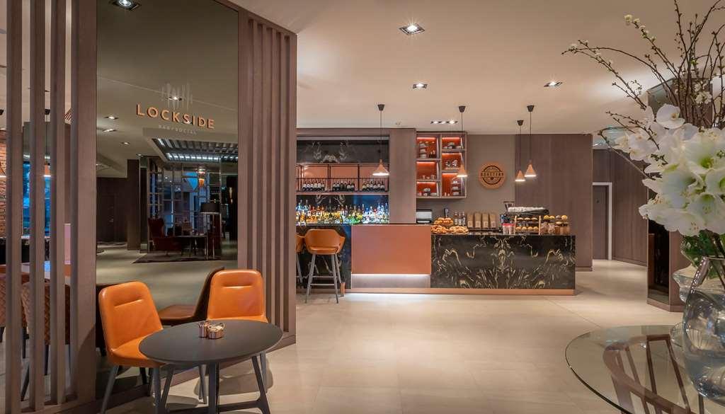 Clayton Charlemont Hotel 4*