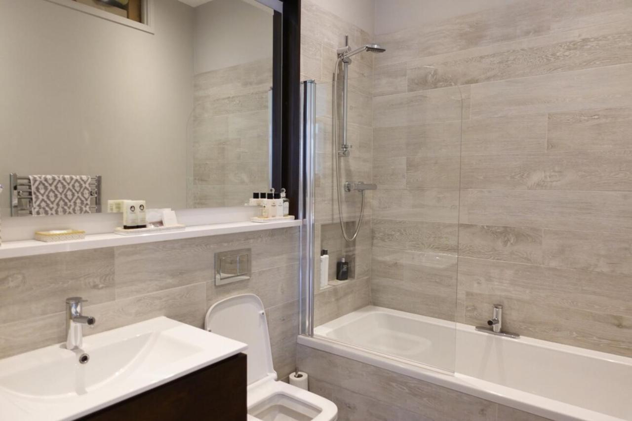 Luxurious Newly Renovated Apartment