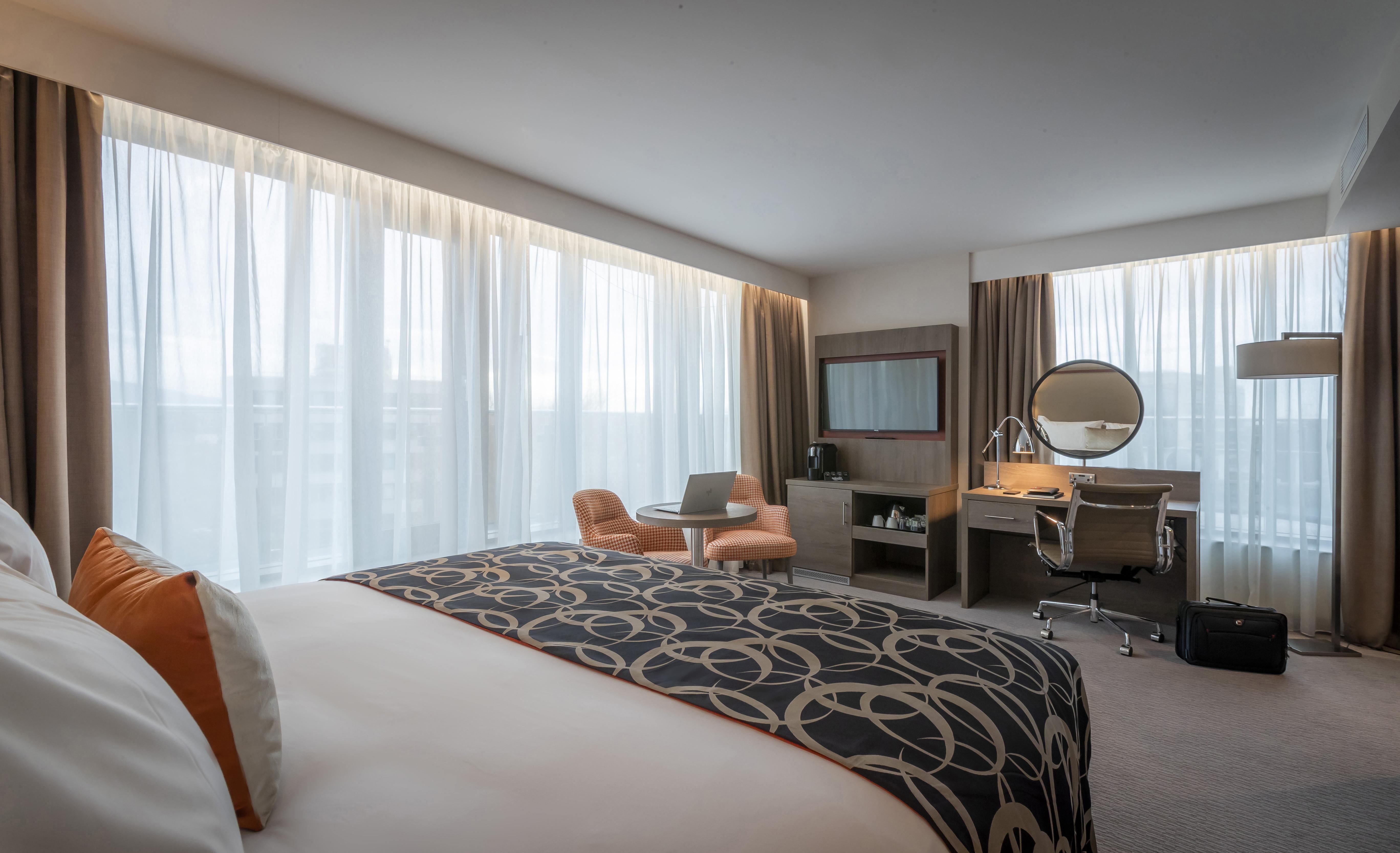 Hotel Clayton Charlemont 4*