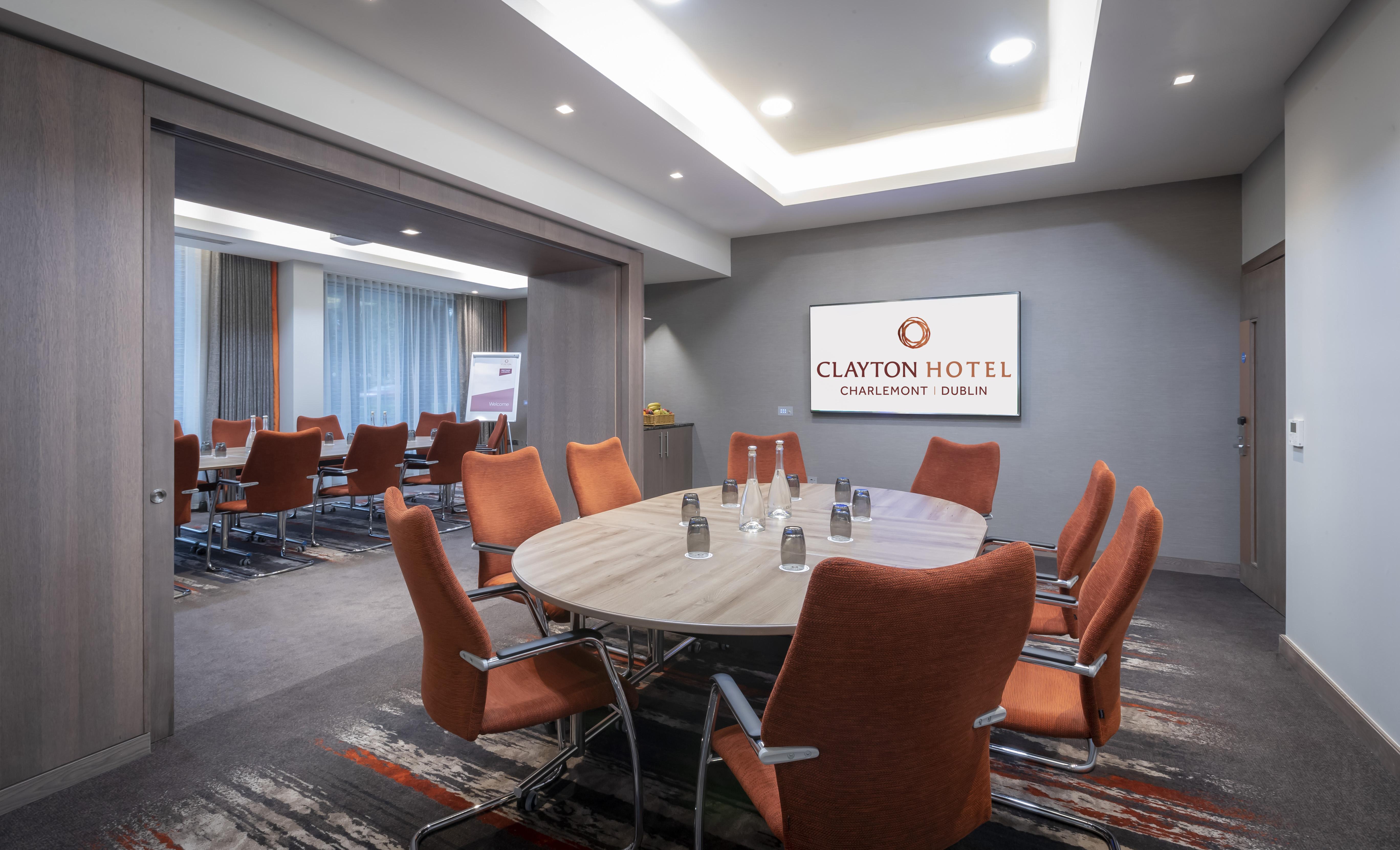 Clayton Charlemont Hotel 4*