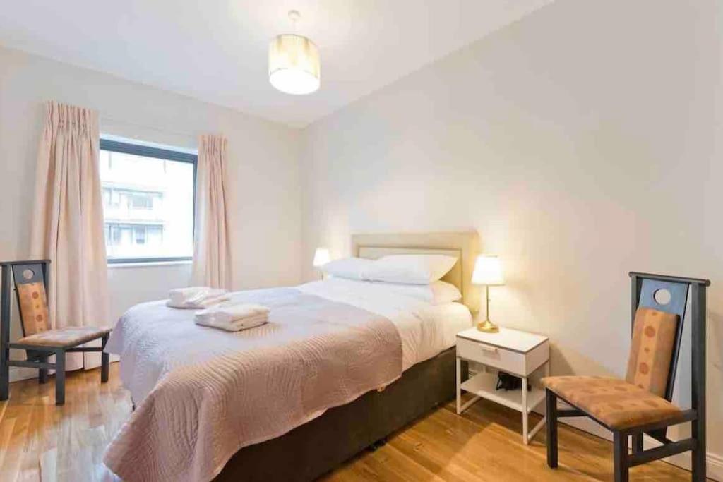 Apartment Luxury Two Bedroom In Dublin