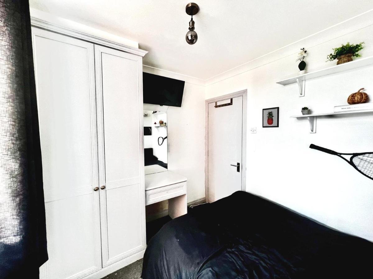Custom House, 1 Room, 1 Dublin
