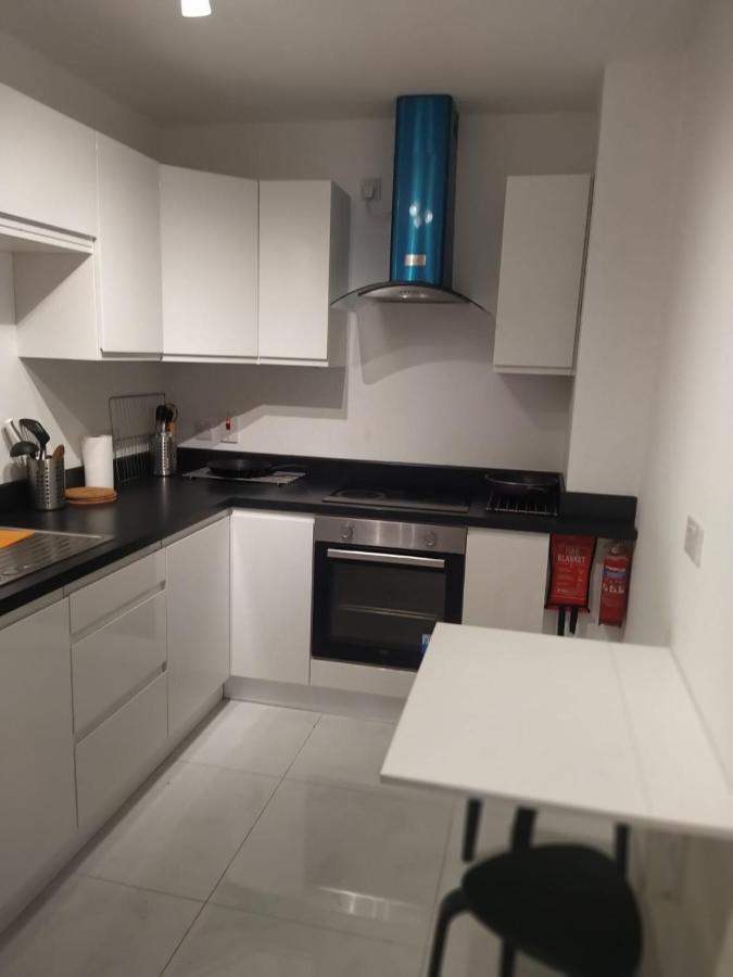 Spacious Two Bedroom Longs Place, 8 Apartment *