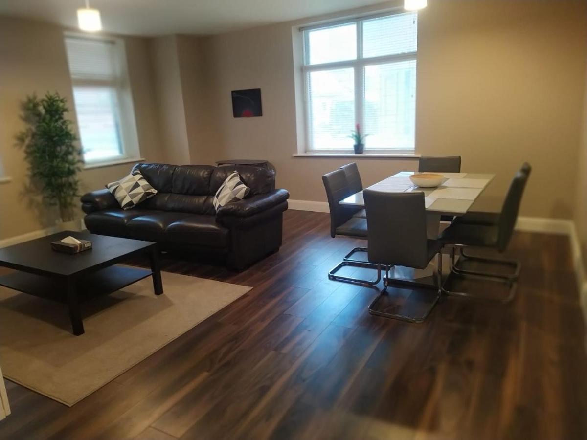 Spacious Two Bedroom Longs Place, 8 *