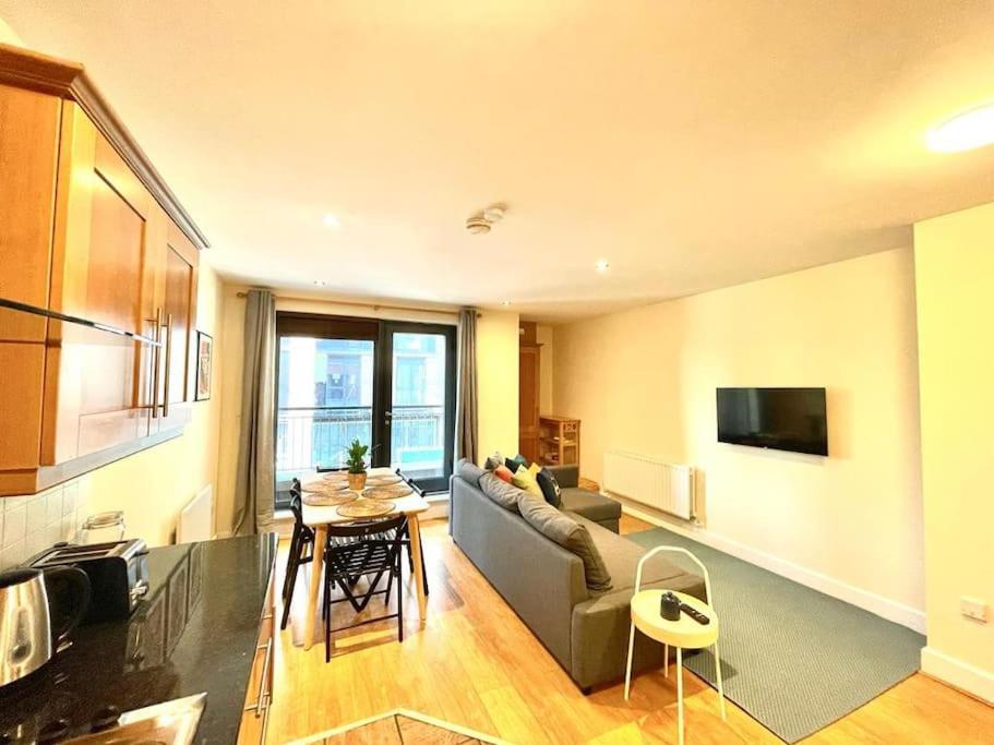 Peaceful 2 Bedrooms Near St Patrick's Cathedral Apartment Dublin