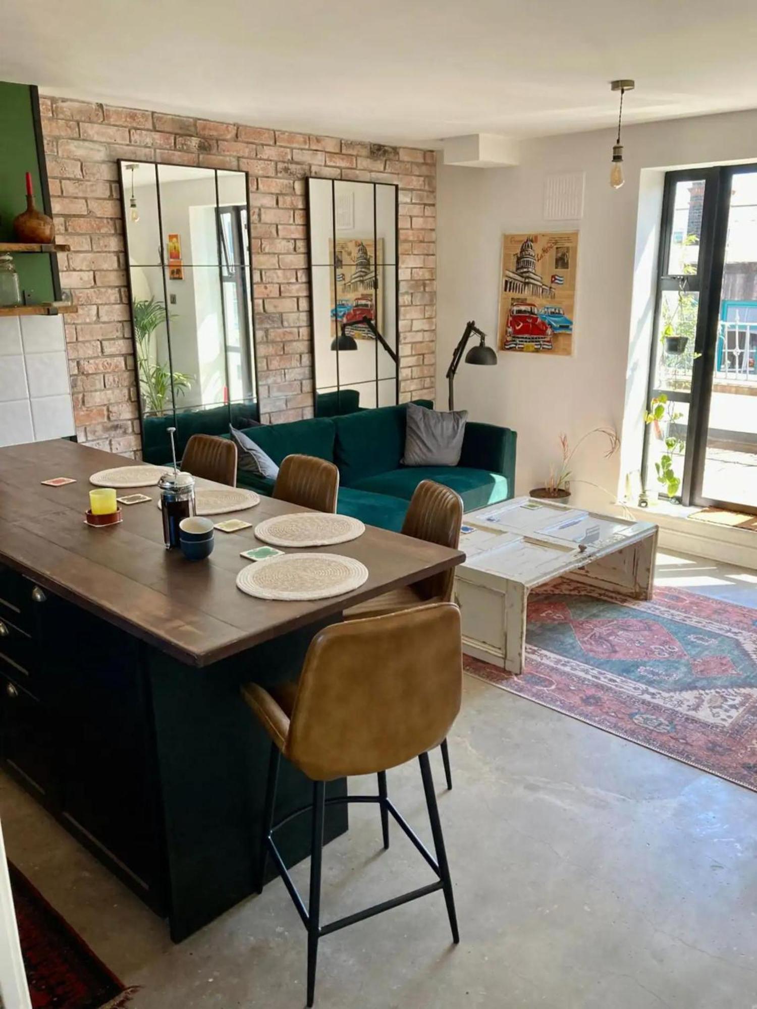 2 Bed City Centre Penthouse With Cathedral Views Apartment *