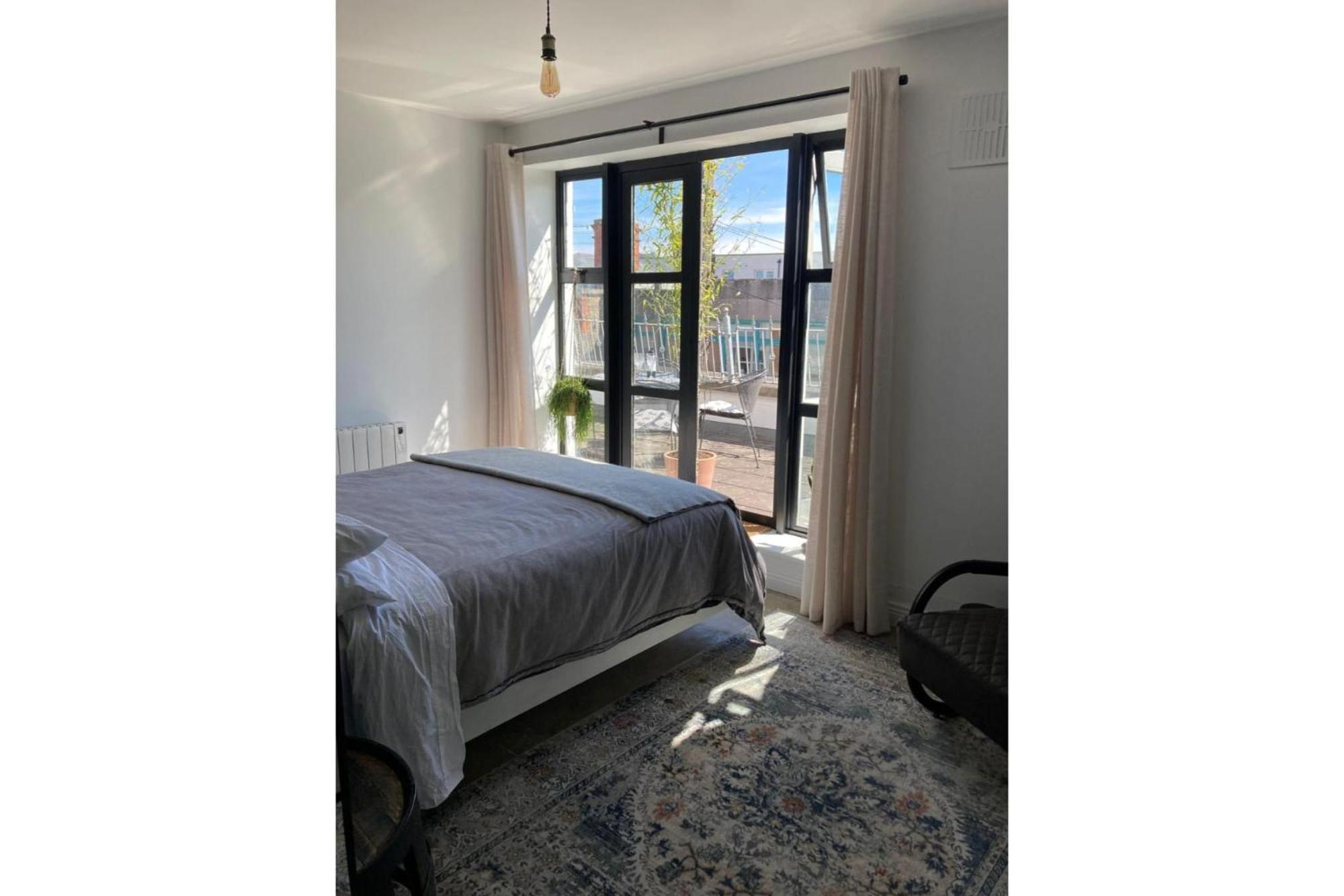 2 Bed City Centre Penthouse With Cathedral Views Apartment Dublin
