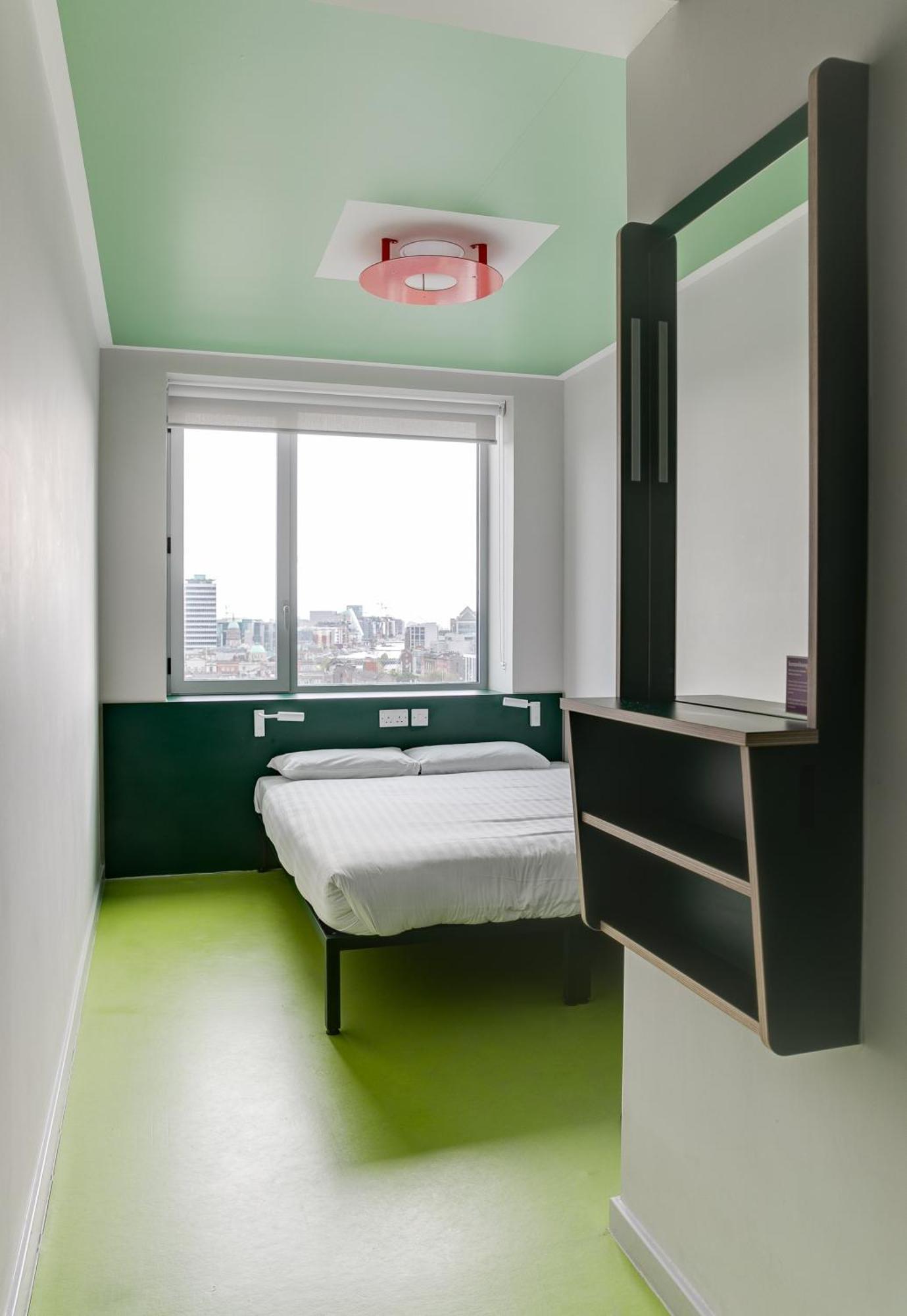 Clink I Lar Hostel *