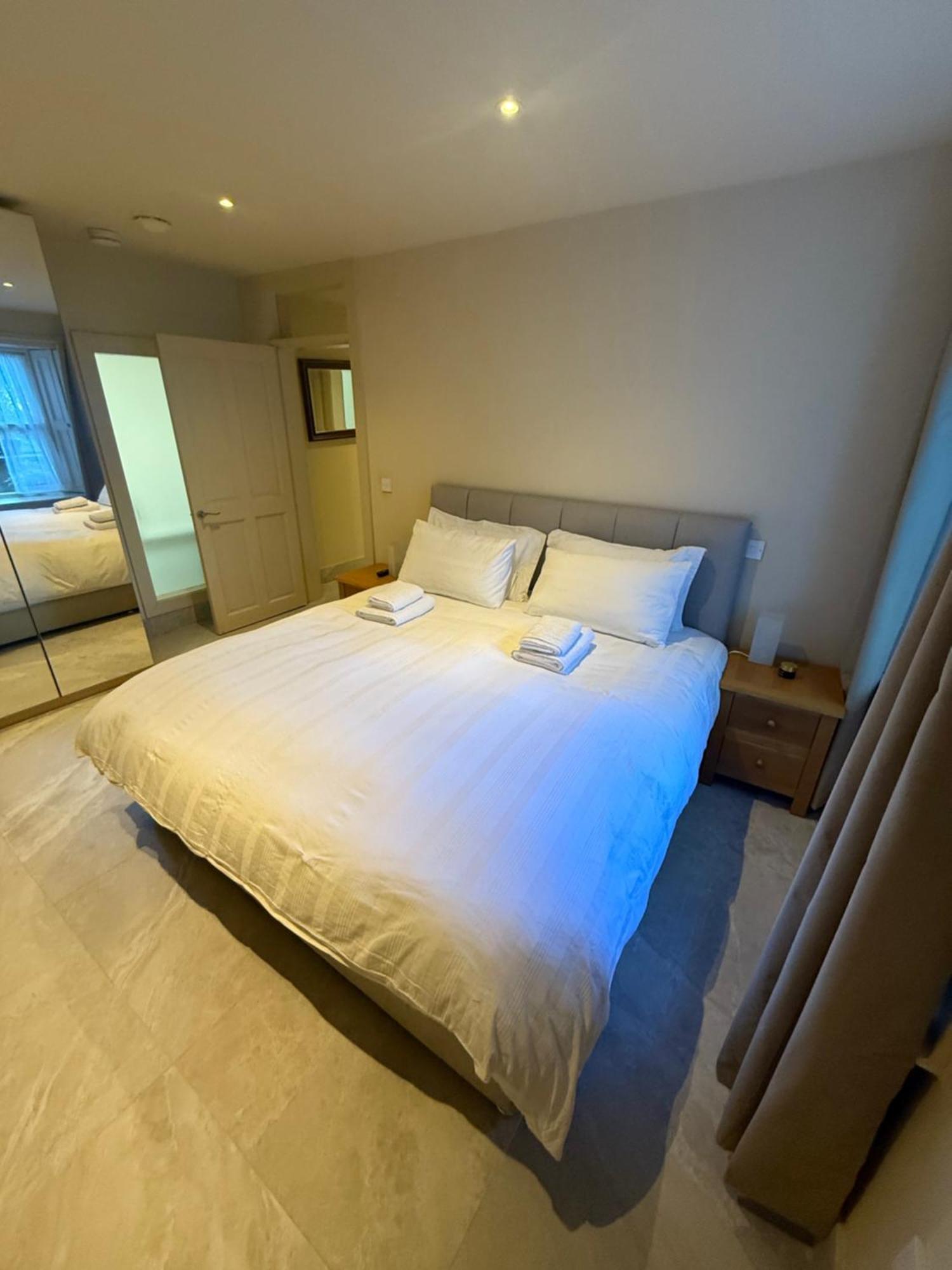 Dun Laoghaire Coastal Retreat & Hidden Getaway Dublin