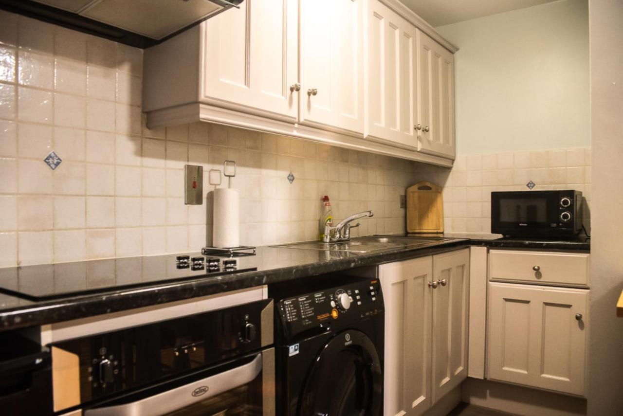 Windmill Lane Apartment *